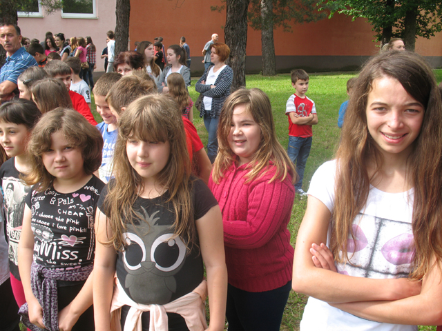 Osički osnovnoškolci/Foto arhiva Lika pressa Gospić                                                                                                                                                                                                       